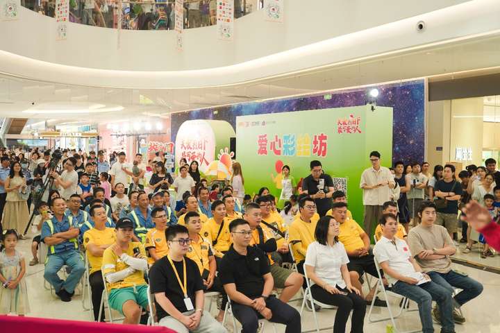 持续24年关爱高温工作群体,绿盒王老吉尽显温情